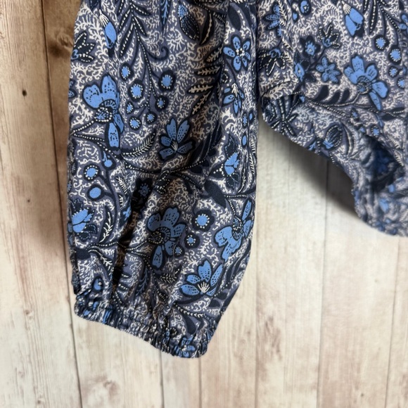 Evereve 'Sheila' Blue Floral Batik Piped Cotton Blouse Small - Picture 4 of 9